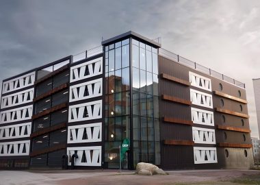 Лопасти ветряных турбин получили вторую жизнь в уникальном городском сооружении Лопасти ветряных турбин получили вторую жизнь в уникальном городском сооружении