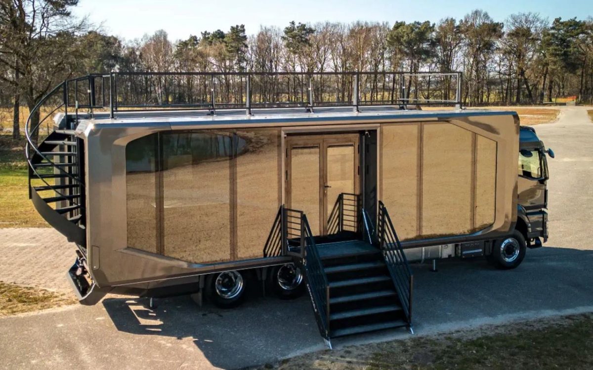 Автодом Shiver x Expandable 6×6: комфортное мобильное «общежитие» для шести человек