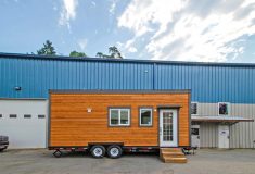 Компактный мини-домик с домашним мини-офисом