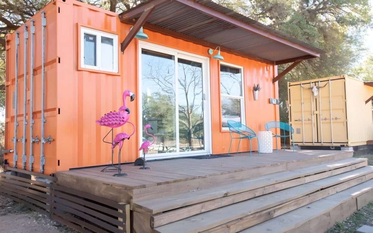 Транспортный контейнер превратился в уникальный жилой дом