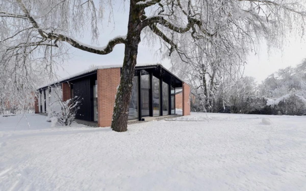 В Любляне обновили послевоенный дом, сохранив аутентичность района