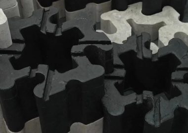 Eco-C CUBE: когда пластиковый мусор становится строительным материалом