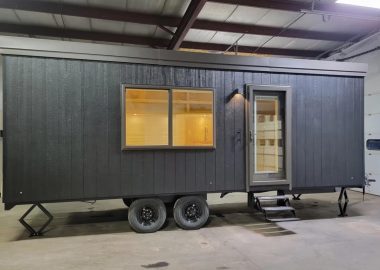 Компактный мини-дом eVista: простота, свет и продуманное пространство