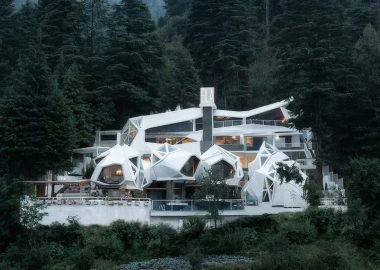 Арт-ретрит Eila в Гималаях: архитектура, рожденная из ландшафта