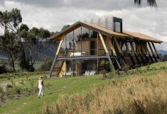 La Miradora: дом на вершине холма в Эквадоре