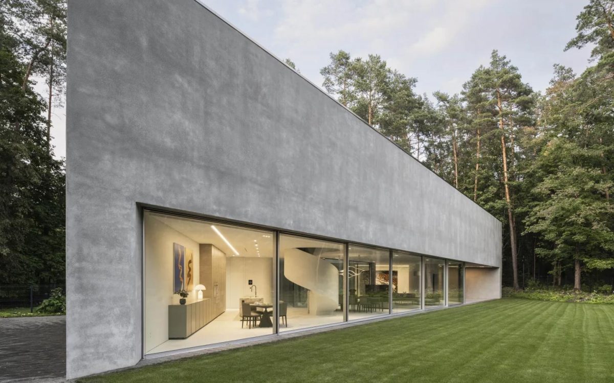 Треугольный дом: как ограничения превратились в архитектурное преимущество