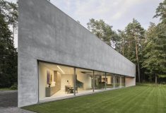 Треугольный дом: как ограничения превратились в архитектурное преимущество