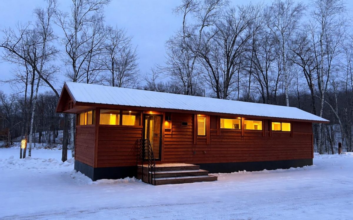 Светлый крошечный дом с ощущением квартиры