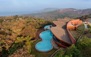 Оздоровительный комплекс на склоне: архитектура в диалоге с природой Оздоровительный комплекс на склоне: архитектура в диалоге с природой