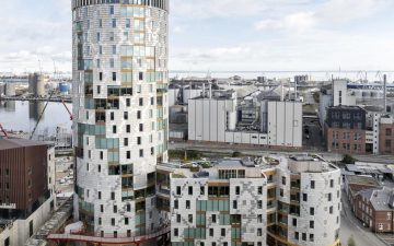 В Дании построена башня из переработанных материалов