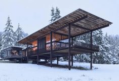 Daisy Ranch: дом из стекла и бревен