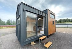 Mini House 300×600: компактное жилье площадью всего 23 кв. м